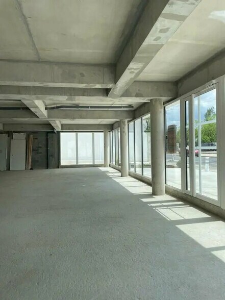 Retail in Bordeaux for lease - Interior Photo - Image 3 of 8