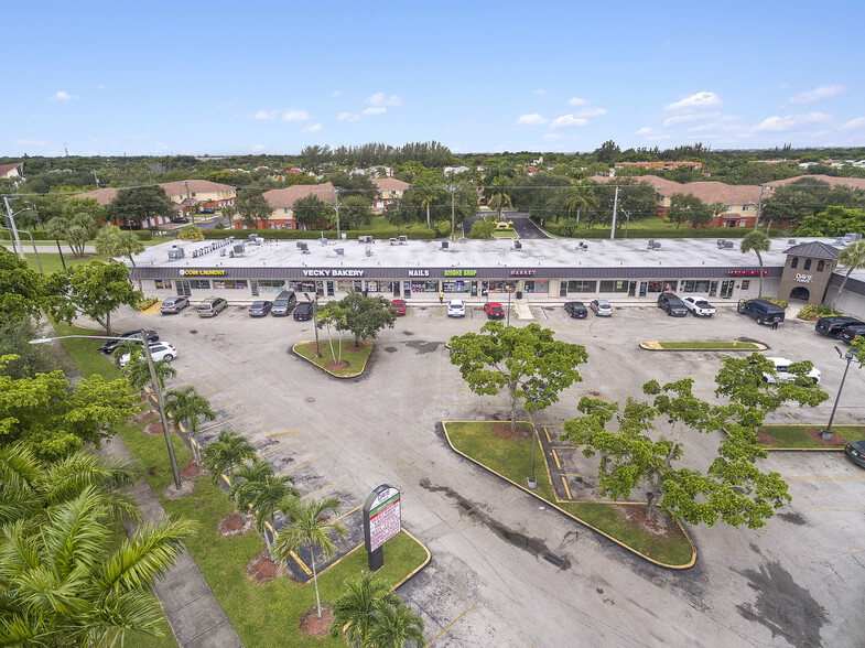 7331-7399 Davie Rd, Davie, FL for lease - Building Photo - Image 1 of 14