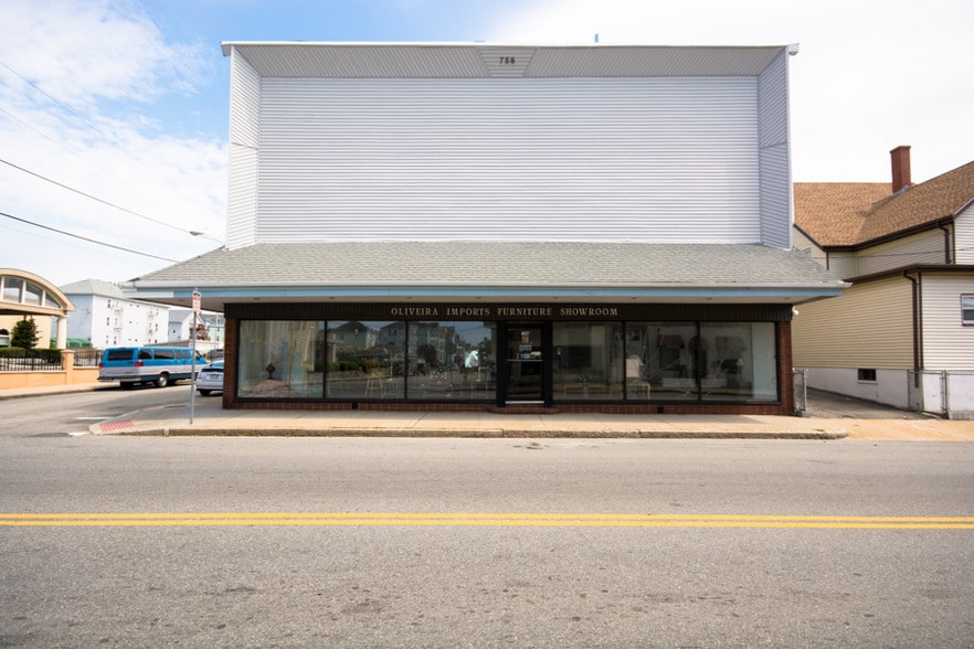 758 Bedford St Fall River Ma 02723 Loopnet Com 758 Bedford St Fall River Ma 02723, Furniture City Fall River Ma