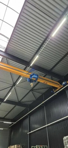 Flex in Genas for lease - Interior Photo - Image 2 of 8