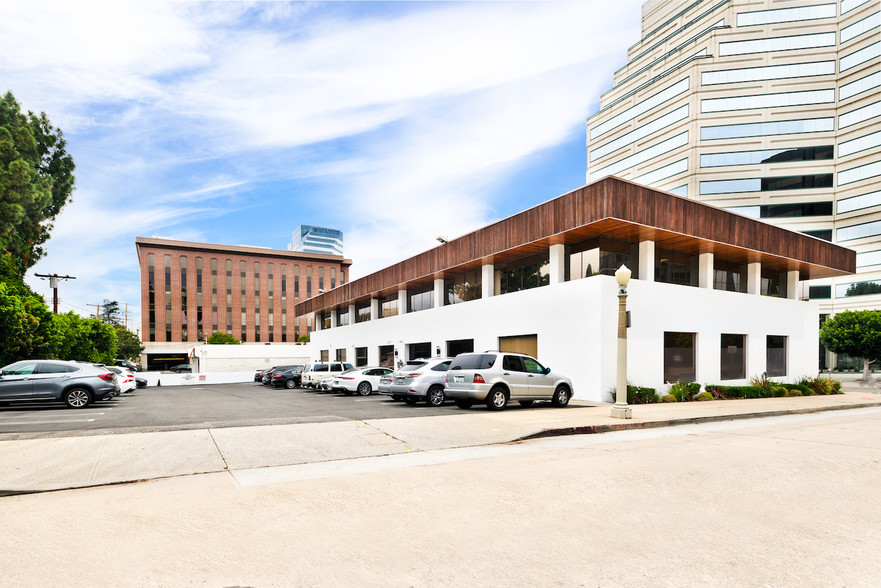 12381 Wilshire Blvd, Los Angeles, CA for lease - Building Photo - Image 2 of 13