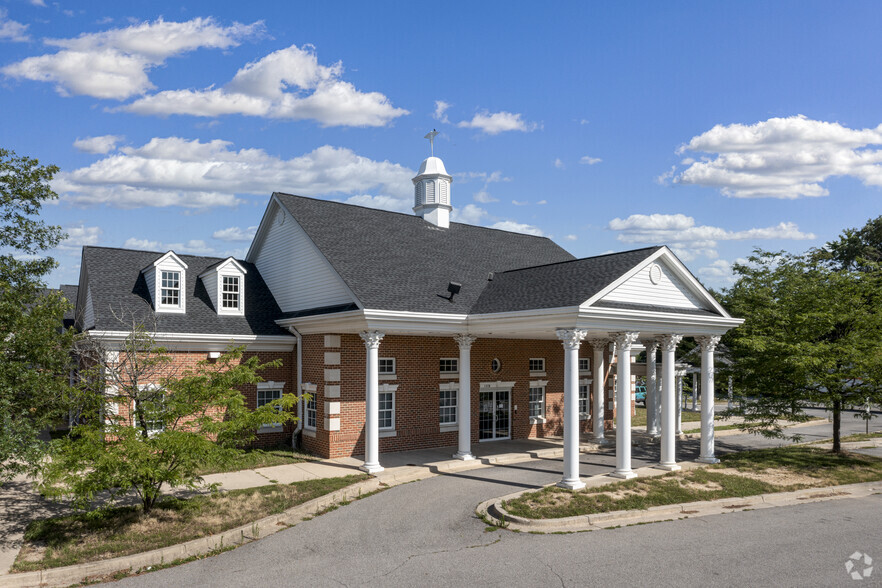 11360 Pembrooke Sq, Waldorf, MD for lease - Primary Photo - Image 1 of 62