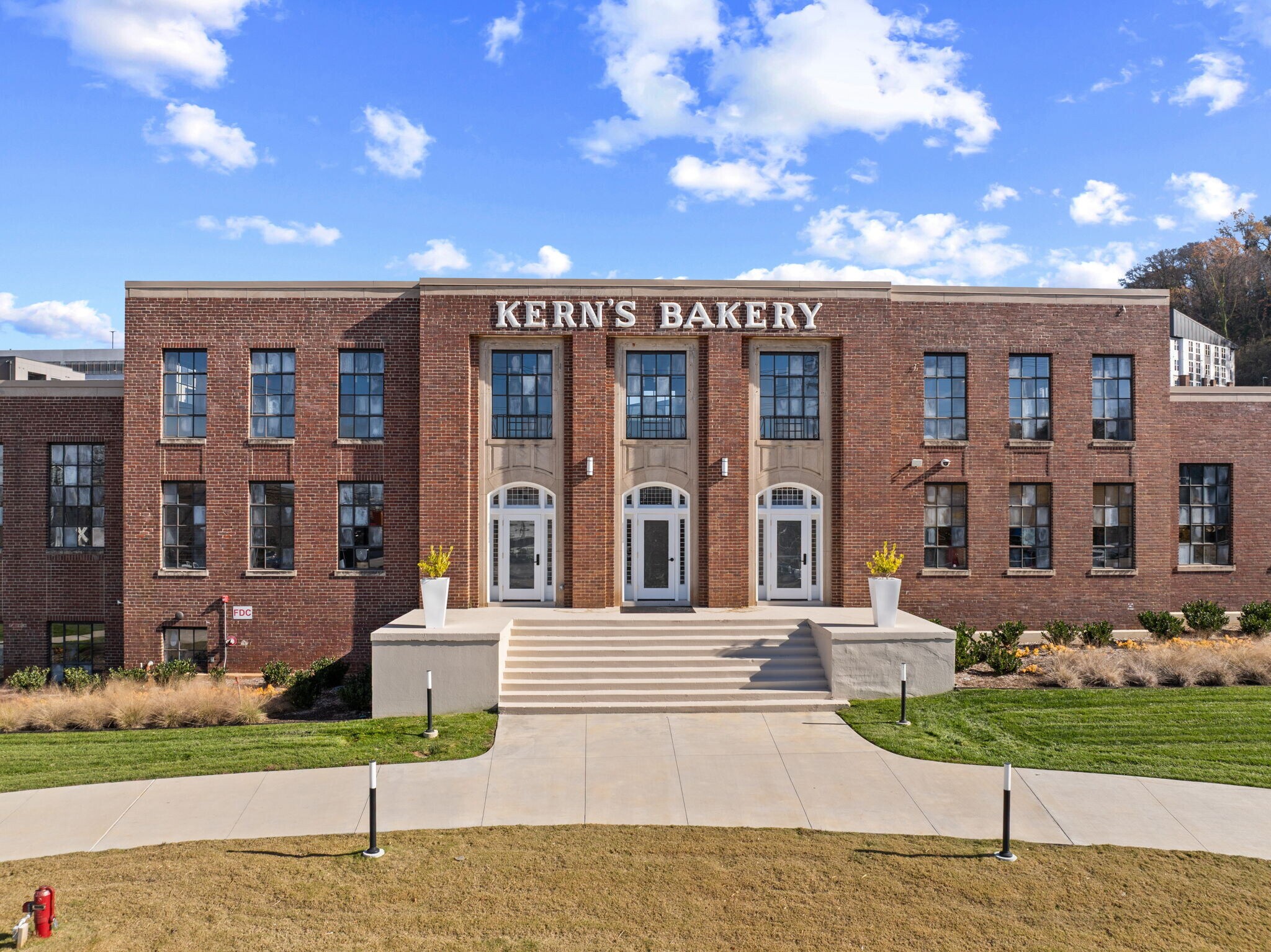 2201 Kerns Rising Way, Knoxville, TN for lease Building Photo- Image 1 of 10