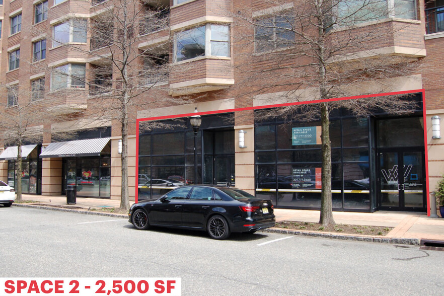 40-45 Riverwalk Pl, West New York, NJ for lease - Building Photo - Image 2 of 9