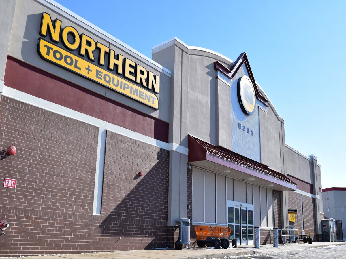 8205 Broadway St, Merrillville, IN 46410