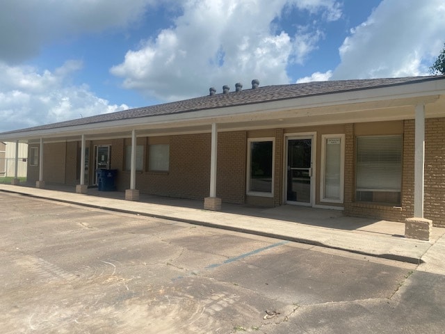 704 Texas Ave, Bridge City, TX for lease - Building Photo - Image 2 of 9