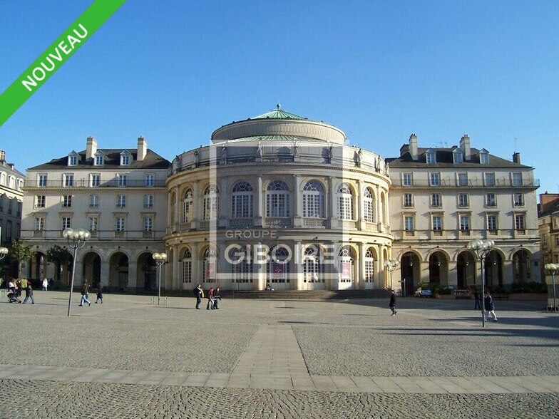 Retail in Rennes for lease - Building Photo - Image 1 of 1