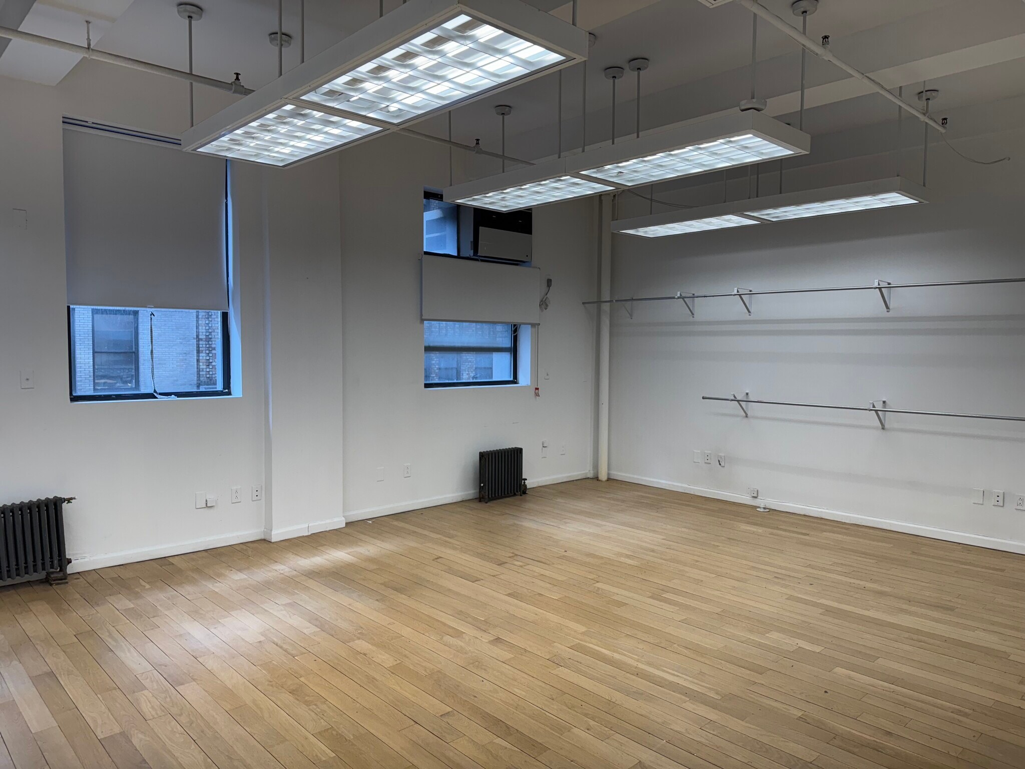 241 W 37th St, New York, NY for lease Interior Photo- Image 1 of 5