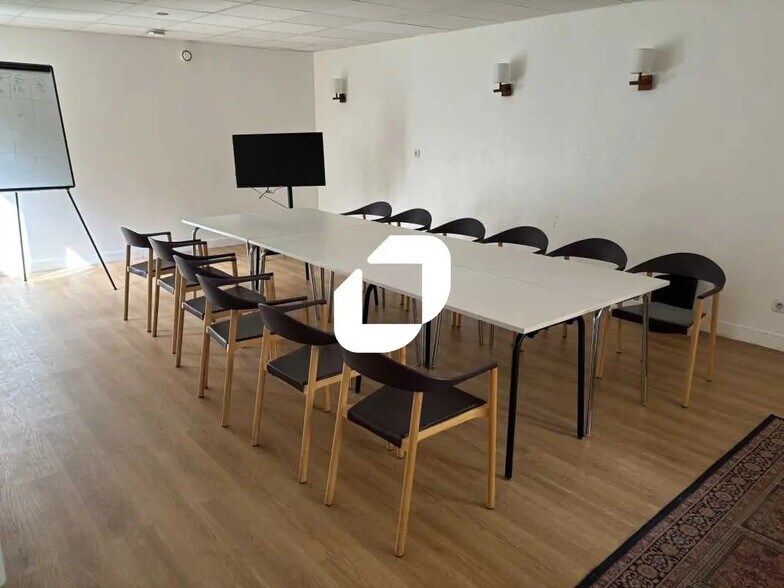 Retail in Le Raincy for lease - Building Photo - Image 3 of 7