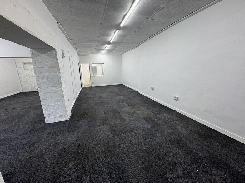 49-51 Grange Rd W, Birkenhead for lease - Building Photo - Image 3 of 10