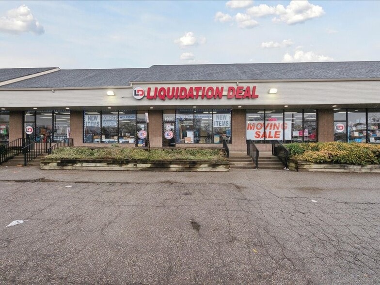 1071-1119 Fort St, Lincoln Park, MI for lease - Building Photo - Image 2 of 23