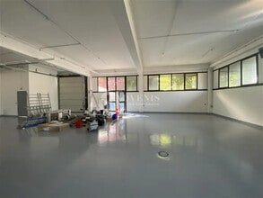 Flex in Nanterre for lease Interior Photo- Image 2 of 6