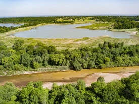 Recreational 180 Acres w/ 32 acre Clear Lake - Barndominium
