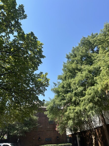 4235 Gilbert Ave, Dallas, TX for sale - Building Photo - Image 3 of 3