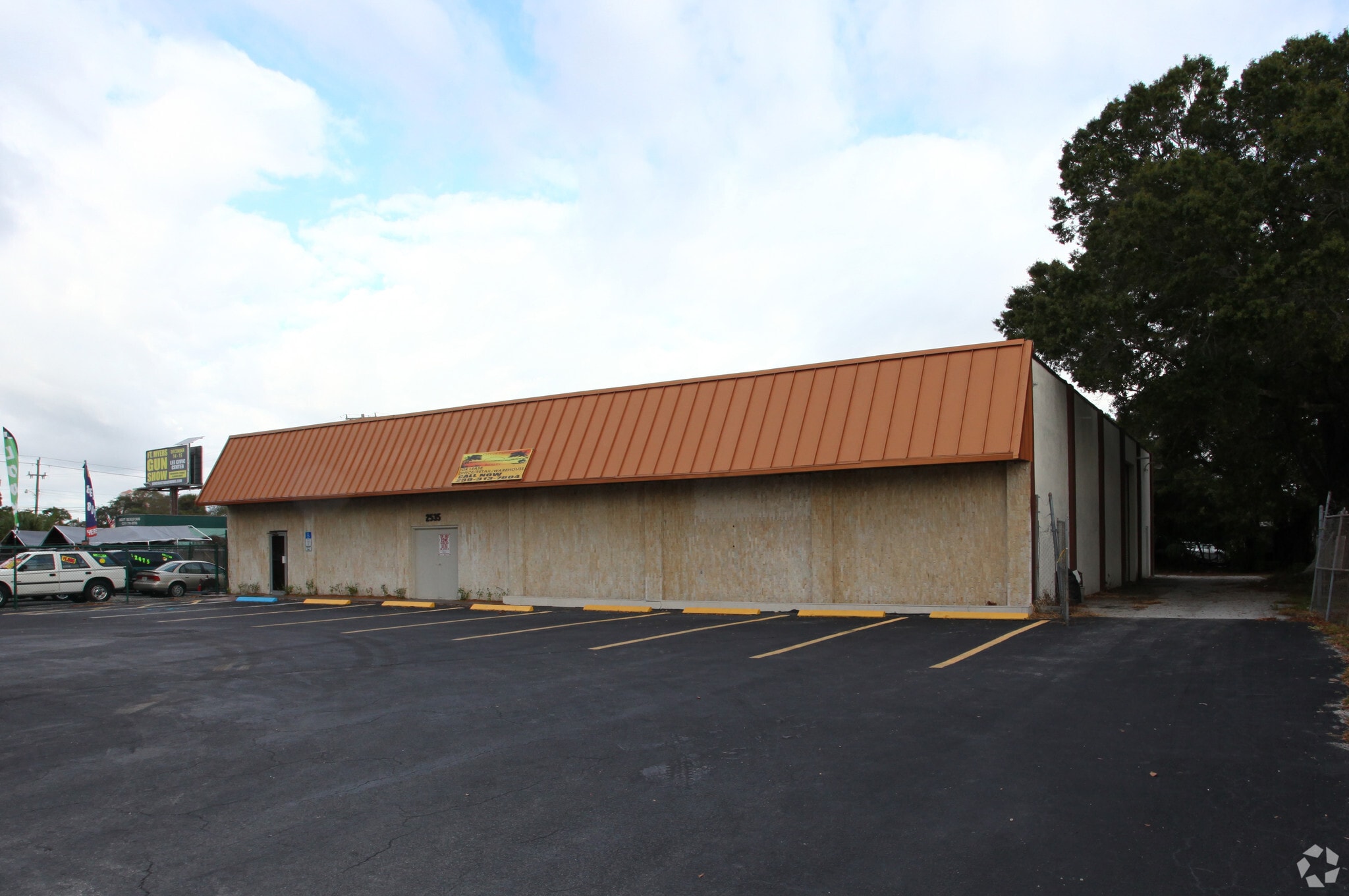 2535 Edison Ave, Fort Myers, FL for sale Primary Photo- Image 1 of 1