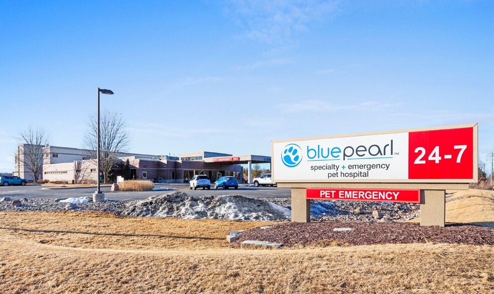 4706 New Horizons Blvd, Appleton, WI for sale - Building Photo - Image 2 of 25