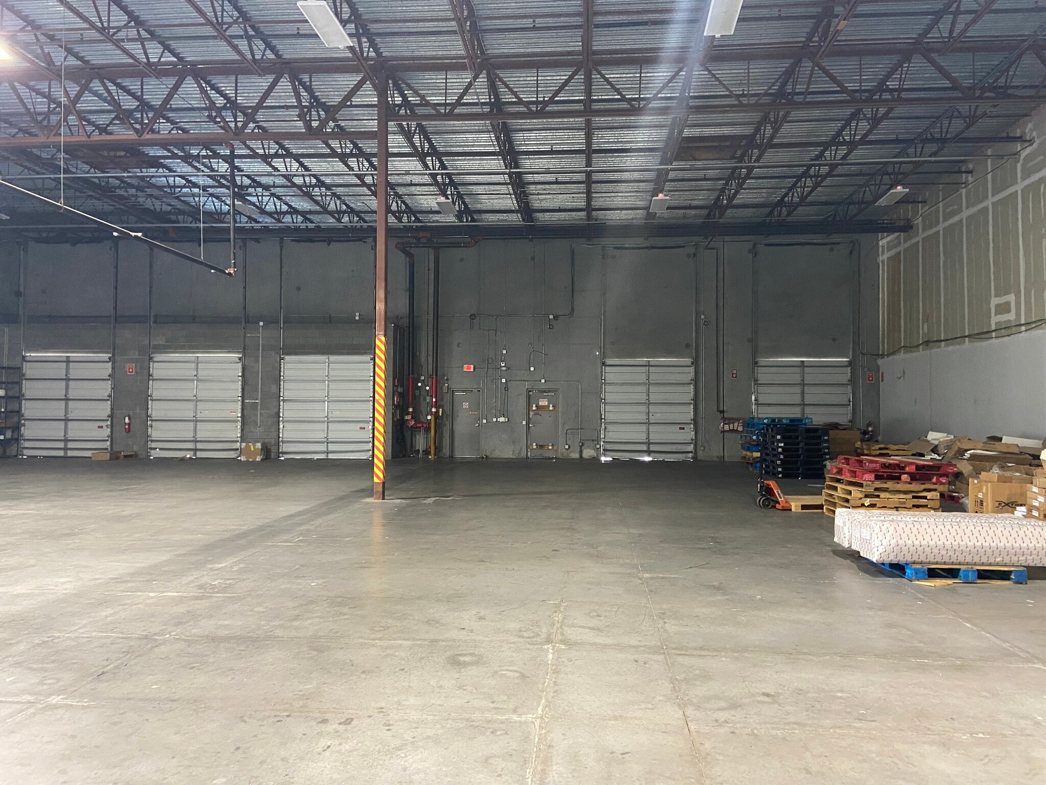 6881 Kingspointe Pky, Orlando, FL for lease Interior Photo- Image 1 of 18