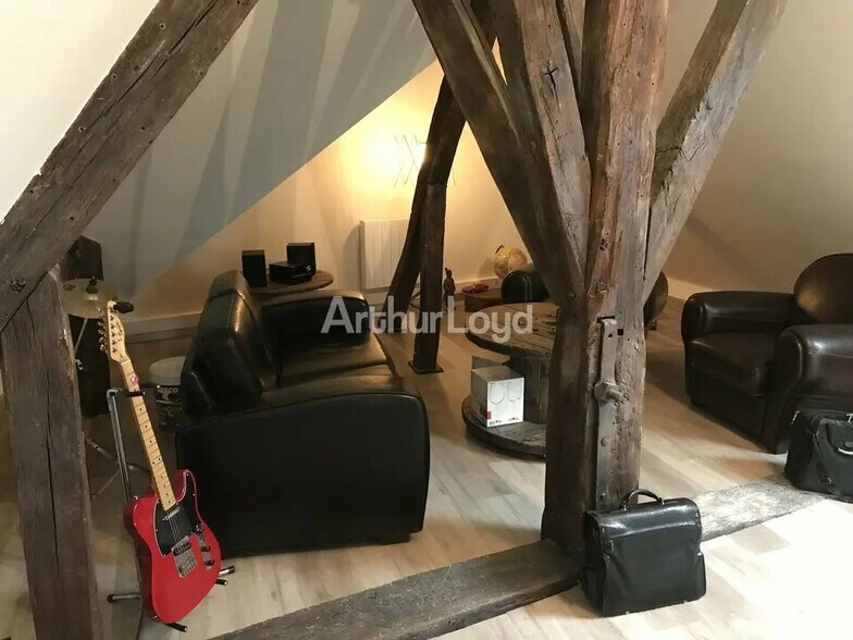 Office in Épernay for lease - Interior Photo - Image 2 of 3