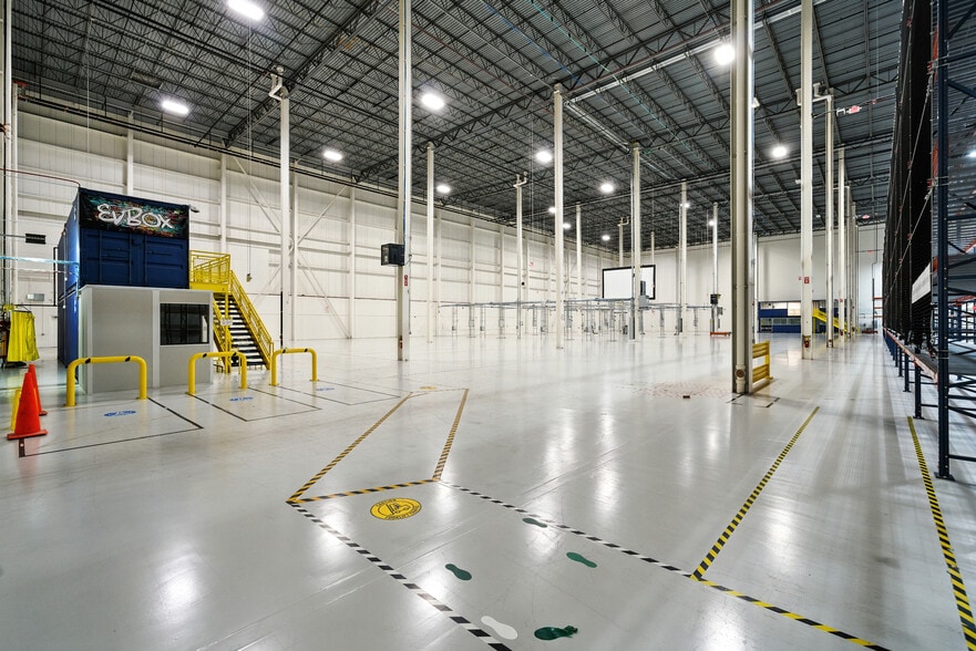 1920 Innovation Way, Libertyville, IL for lease - Building Photo - Image 2 of 21