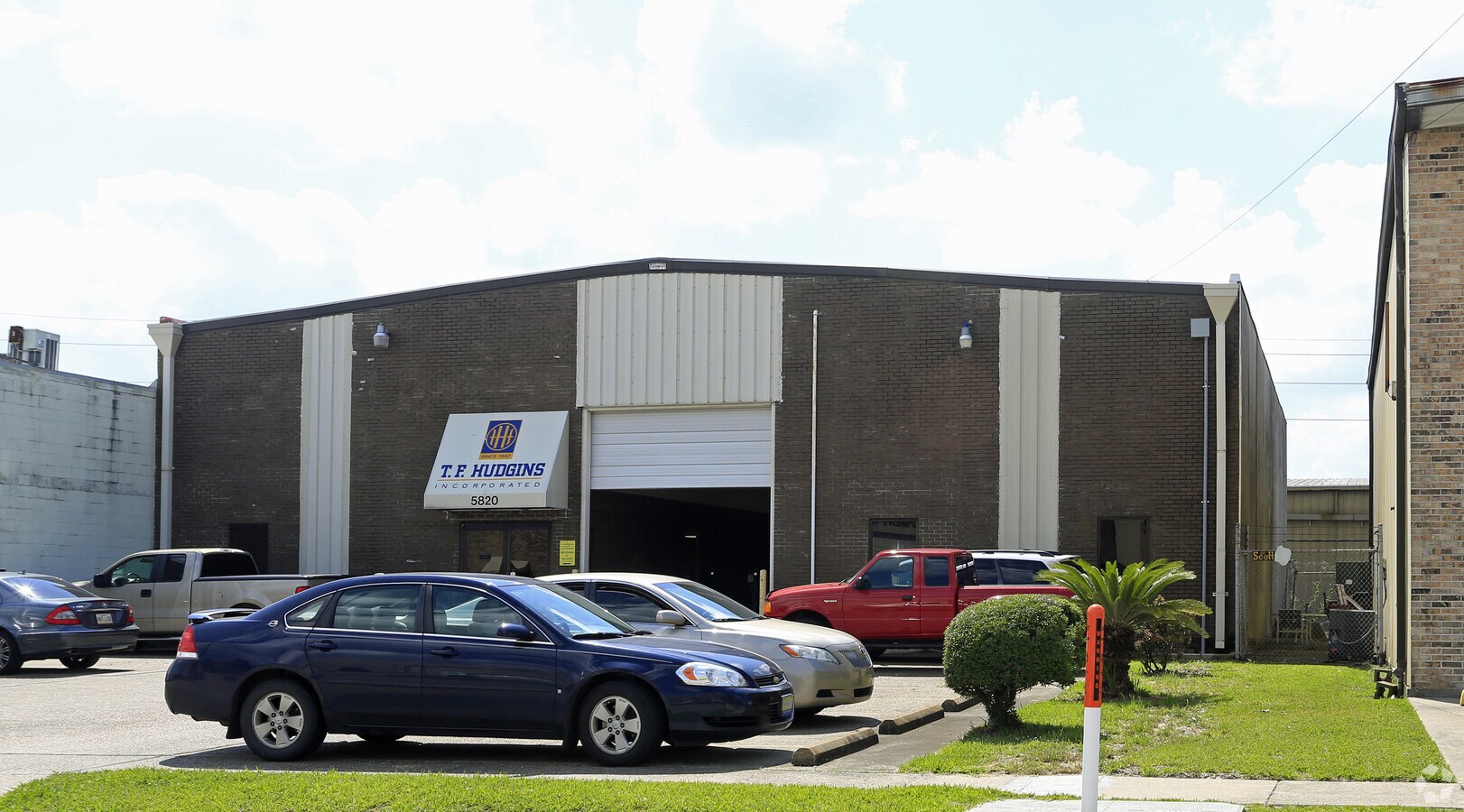 5820 Plauche Ct, New Orleans, LA 70123