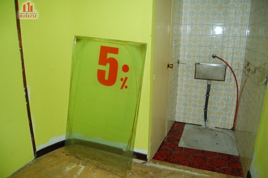 Retail in Ourense, Orense for lease - Building Photo - Image 2 of 6