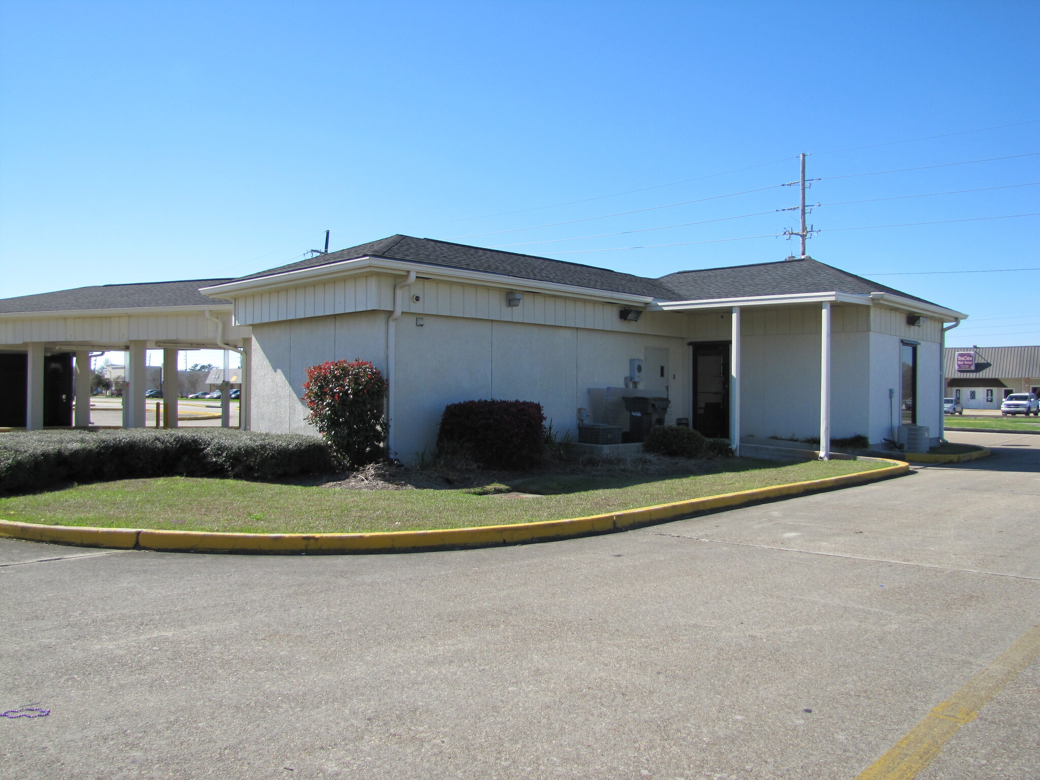 5953 W Park Ave, Houma, LA for lease Building Photo- Image 1 of 9