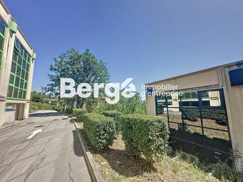 Office in Vallauris for lease - Building Photo - Image 2 of 4