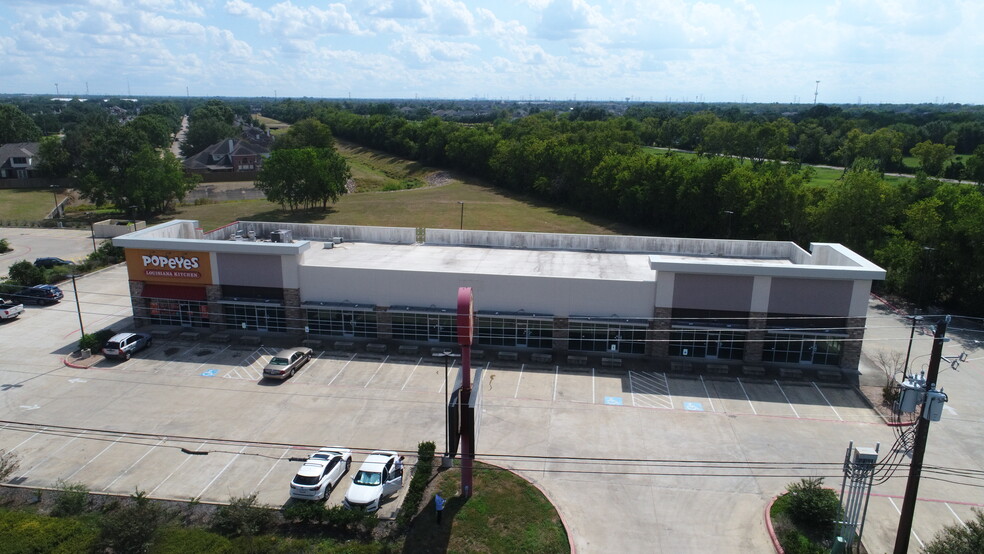 3833 S Main St, Stafford, TX for lease - Building Photo - Image 3 of 7