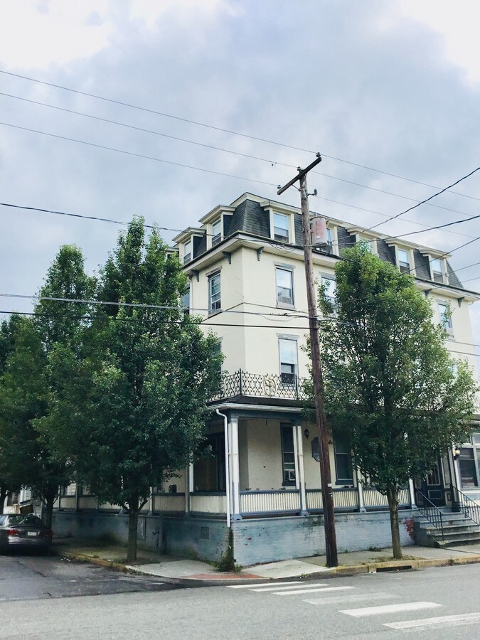 401 Bridge St, Weissport, PA 18235