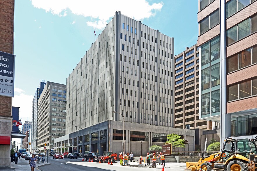 151 Slater St, Ottawa, ON, K1P 5L7 Retail Space For Lease