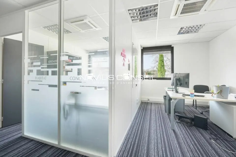 Flex in Toulouse for lease Interior Photo- Image 1 of 9