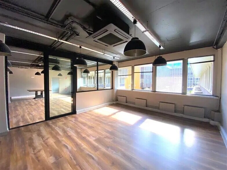 Office in Fontenay-sous-Bois for lease - Interior Photo - Image 3 of 6