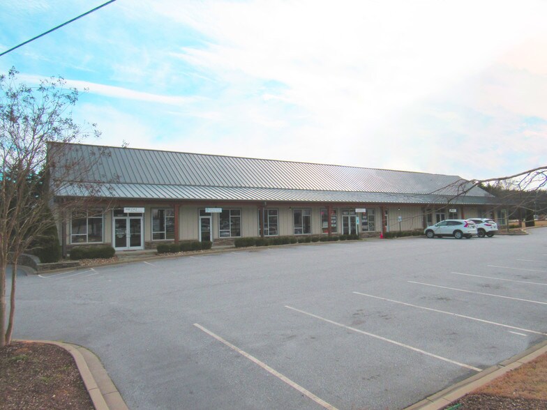 1904 Roper Mountain Rd, Greenville, SC 29615