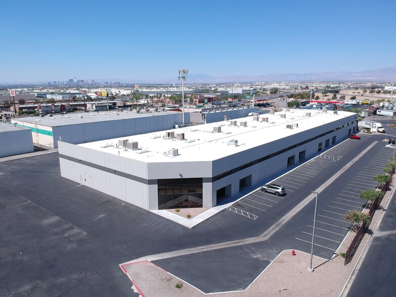 4420-4440 Mitchell St, North Las Vegas, NV for lease - Building Photo - Image 1 of 5