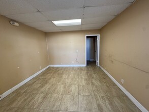 1052-1090 NW 53rd St, Fort Lauderdale, FL for lease Interior Photo- Image 2 of 5