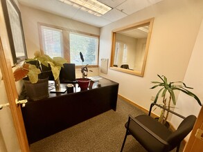 547 SW 13th St, Bend, OR for lease Interior Photo- Image 2 of 9