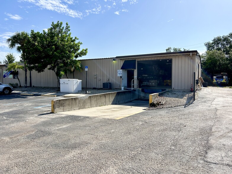 715 E 60th St Ct, Bradenton, FL for lease - Building Photo - Image 1 of 8