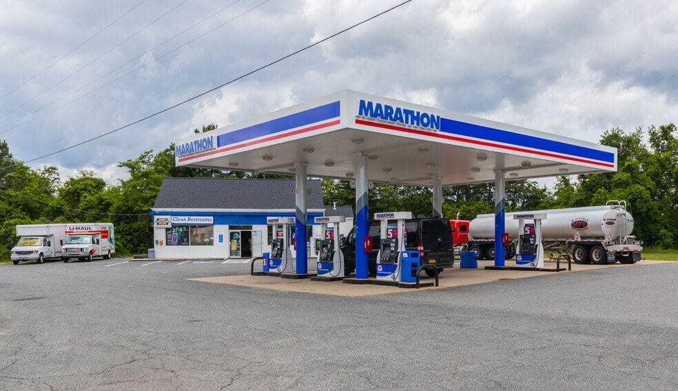 18131 A P Hill Blvd, Bowling Green, VA 22427