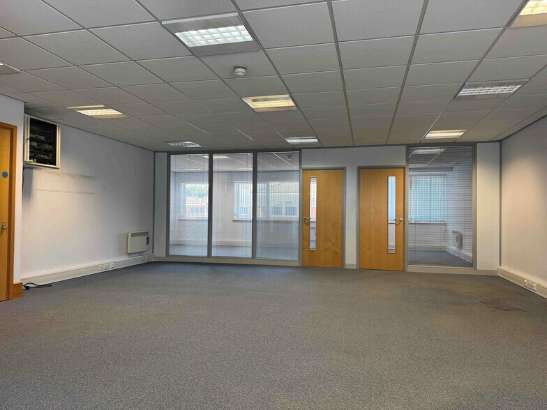 The Gdns, Fareham for sale - Building Photo - Image 2 of 11