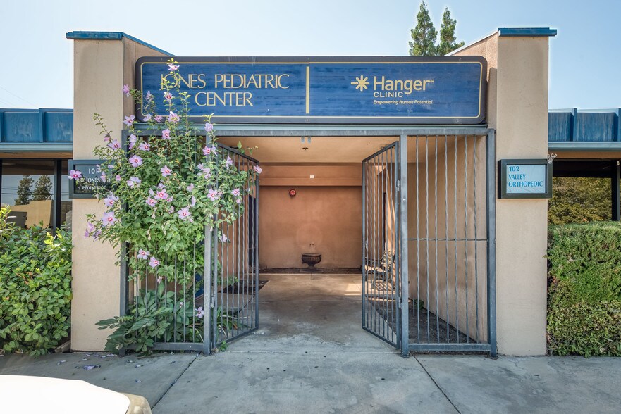 3520 E Shields Ave, Fresno, CA 93726