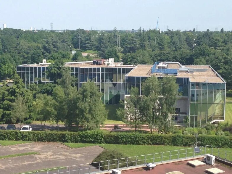 Flex in Évry-Courcouronnes for lease - Building Photo - Image 1 of 12