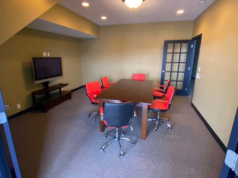 12574 Promise Creek Ln, Fishers, IN for sale - Interior Photo - Image 2 of 10