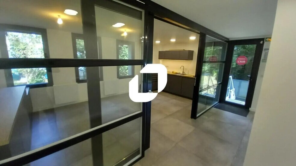 Office in Marcq-en-Baroeul for lease - Building Photo - Image 2 of 8