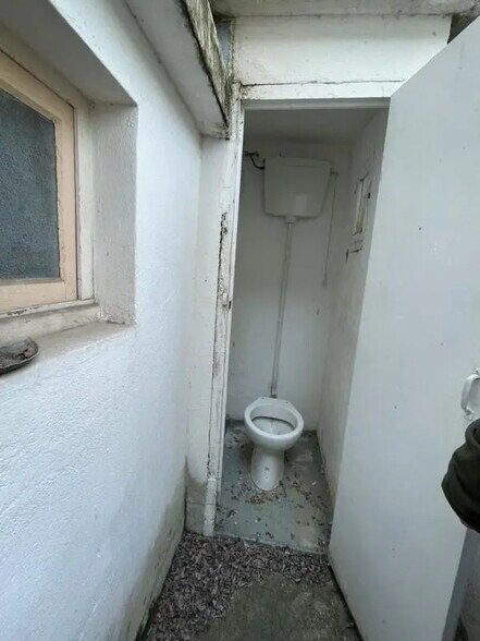 Retail in JUAN-LES-PINS for lease - Interior Photo - Image 3 of 7