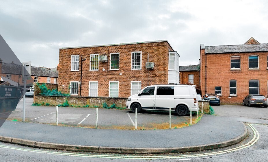 16 Bridge St, Andover, SP10 1BJ Office for Sale