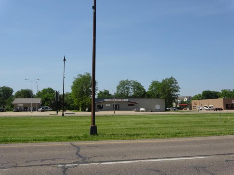 2211 E Main St, Albert Lea, MN for sale Building Photo- Image 1 of 1