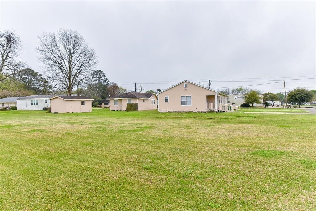 706 Cedar Bayou Rd, Baytown, TX 77520