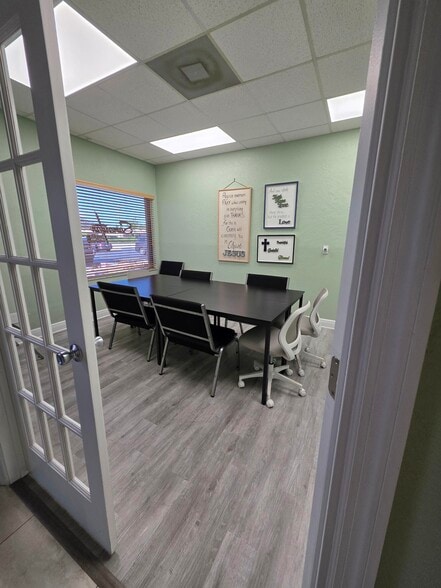 643 Cape Coral Pky E, Cape Coral, FL for lease - Building Photo - Image 3 of 12