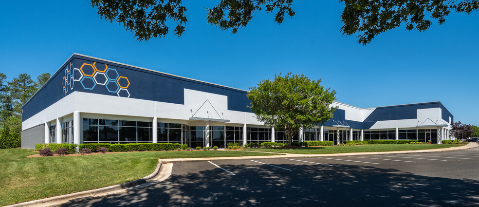 133 Southcenter Ct, Morrisville, NC for lease - Building Photo - Image 1 of 10