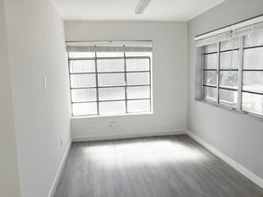 441 S Beverly Dr, Beverly Hills, CA for lease Interior Photo- Image 2 of 3